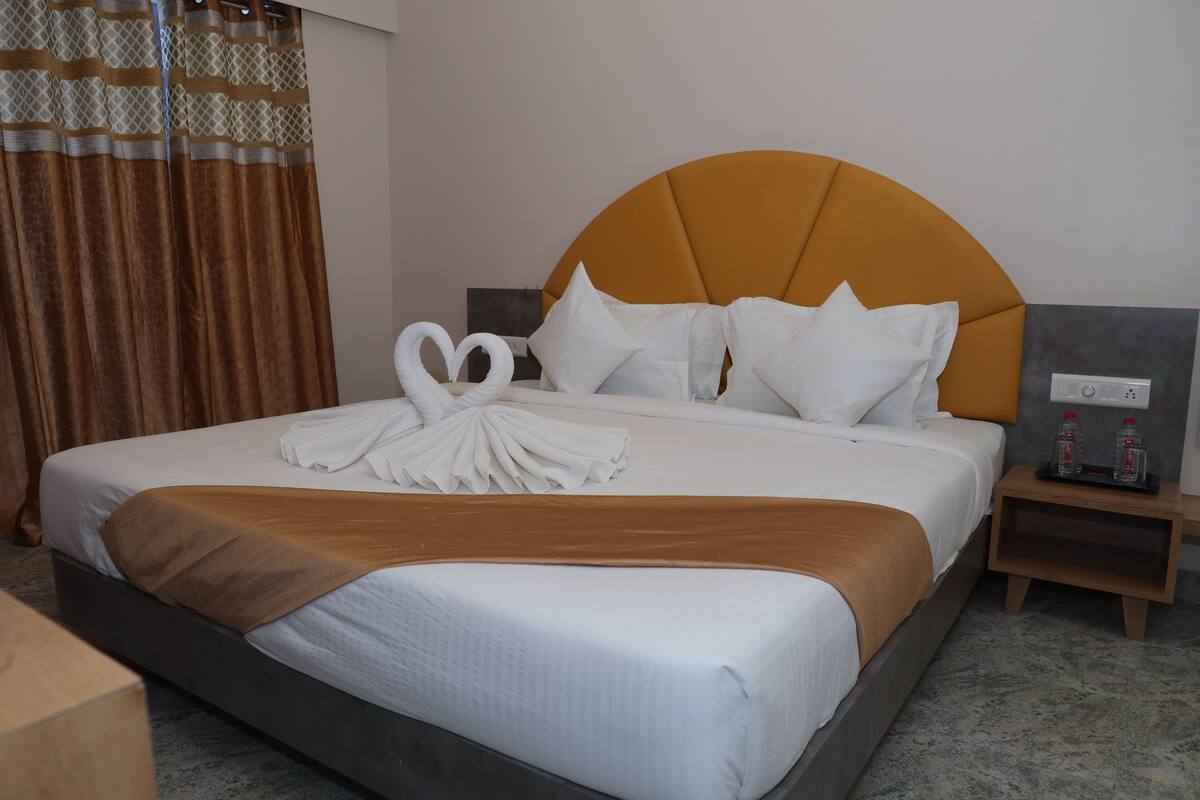 Deluxe Double Room | Desk, free WiFi