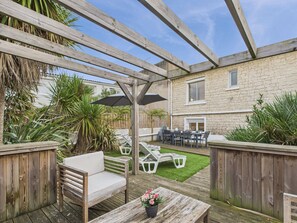 Outdoor dining - 400m from sea - big house for 10, garden (La Tranche-sur-Mer)