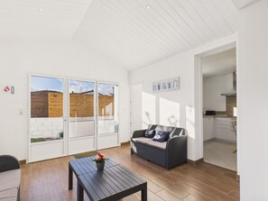 TV - 400m from sea - big house for 10, garden (La Tranche-sur-Mer)