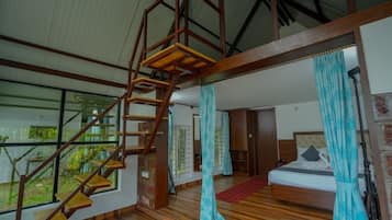 Executive Double Room | Desk, blackout drapes, bed sheets