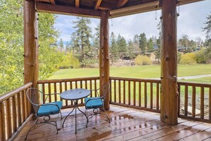 Outdoor dining - Luxury on Bear Mountain Golf Course! Walk To Bear Mountain Ski Resort! Exclusive Gated Community! Central A/C! Game Room! (Big Bear Lake)