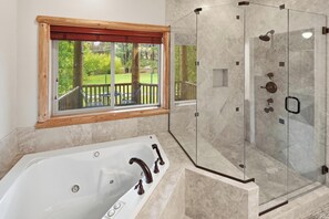 Shower - Luxury on Bear Mountain Golf Course! Walk To Bear Mountain Ski Resort! Exclusive Gated Community! Central A/C! Game Room! (Big Bear Lake)