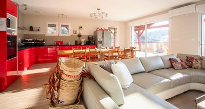 Chambre d’hôtes « Dorine » avec vue sur la montagne, Wi-Fi et climatisation