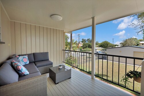 Charming Coastal Home in South Mackay