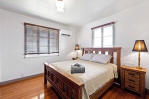 Room - Charming Coastal Home in South Mackay (South Mackay)