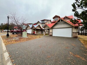 Exterior - Prime Base Location! 5BR, 4BA condo just a 2-min walk to the Express Quad. Ski back to your door. Features 2 hot tubs and a double garage for gear. Enjoy easy access to base restaurants and bars! (Kimberley)