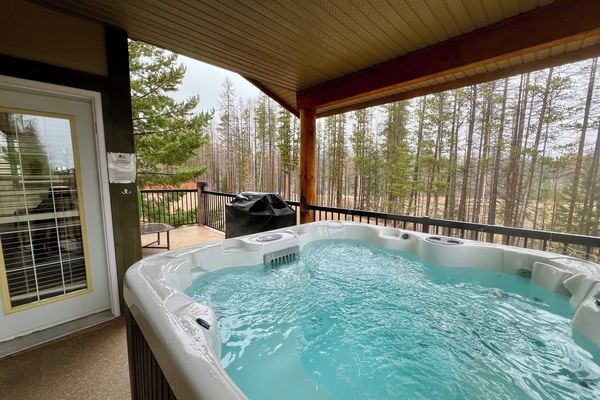 The 2nd Hot Tub is off the Master Bedroom and the Main Living area.