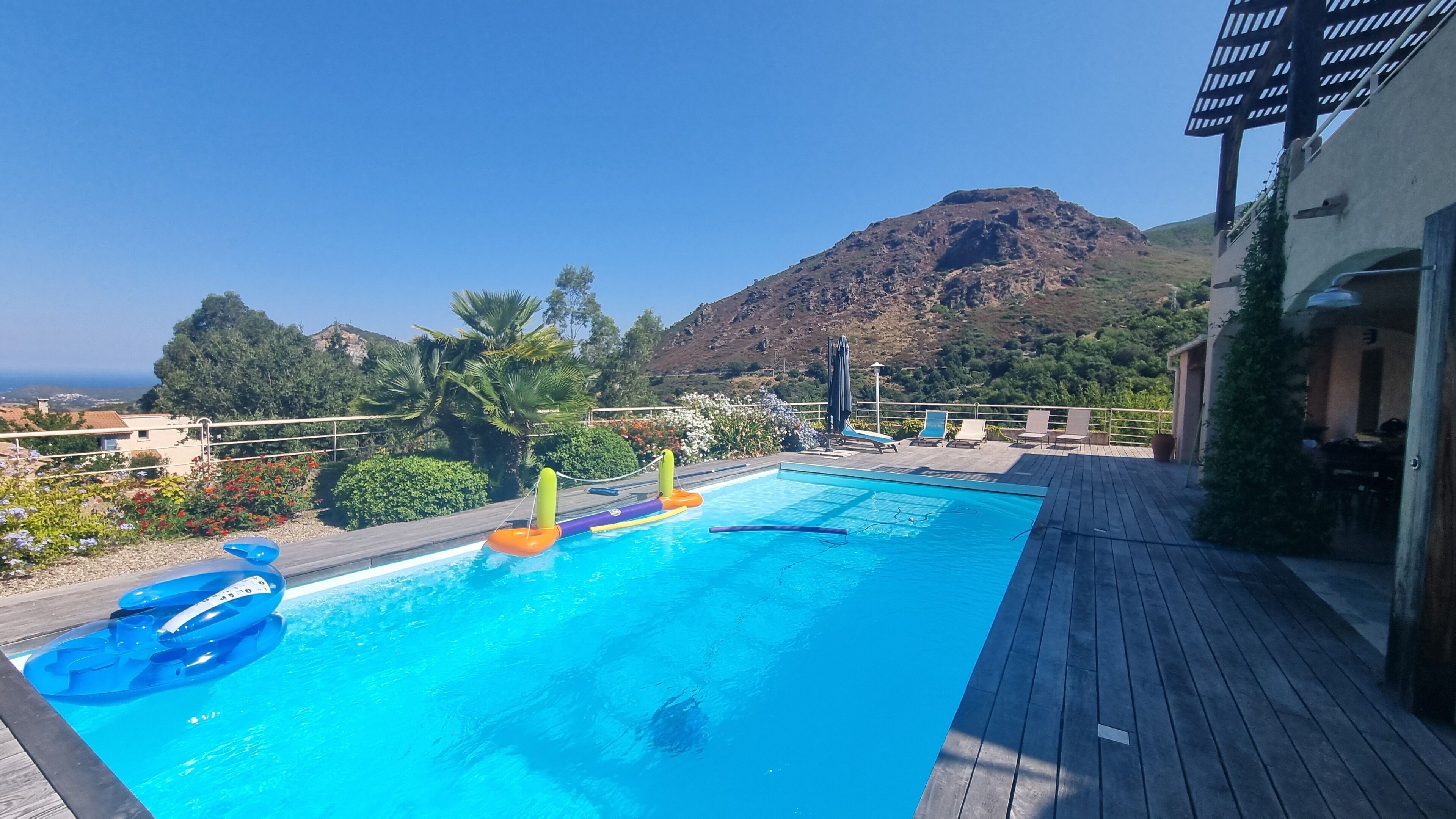 Piscine extérieure, piscine chauffée