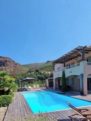 Outdoor pool, a heated pool