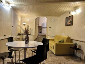 Dining - Bed&Art - Immobili e Soluzioni Rent (Bergamo)