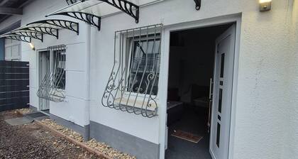 Chambre confortable pour 2 personnes avec cuisine prĂšs de la Saar/A8