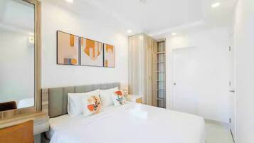 Presidential Suite, 2 Bedrooms, Club lounge access, City View | Egyptian cotton sheets, premium bedding, down duvets