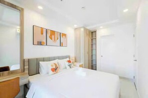 Presidential Suite, 2 Bedrooms, Club Lounge Access, City View | Egyptian cotton sheets, premium bedding, down comforters - Vivian Boutique Terra Royal Residence (Xuan Hoa)