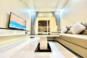 Suite « Premier », 2 chambres, accès au salon club, vue ville | Draps en coton égyptien, literie de qualité supérieure