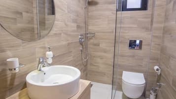Deluxe Apartment, Garden View | Bathroom