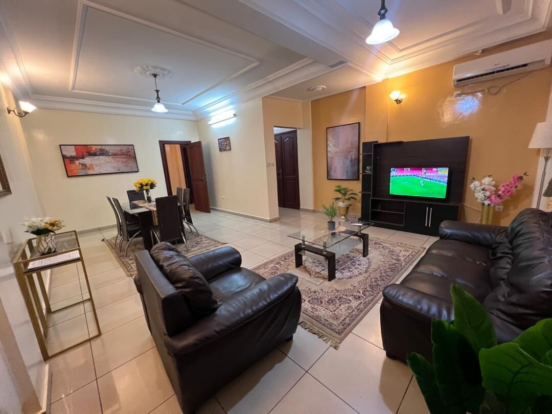 TV màn hình phẳng 40-inch có truyền hình vệ tinh 