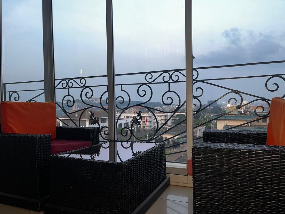 Apartamento superior, balcón, vistas a la ciudad | Balcón