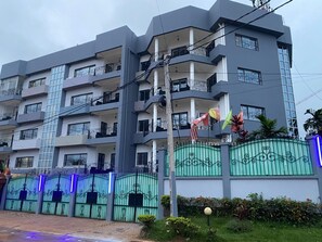 Front of property - Appart'hôtel Micheline Suites Bastos (Yaoundé)
