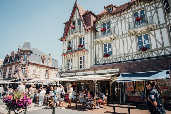 المنشأة من �الخارج