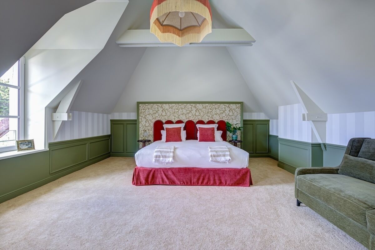 Deluxe Suite | In-room safe, blackout drapes, soundproofing, free WiFi