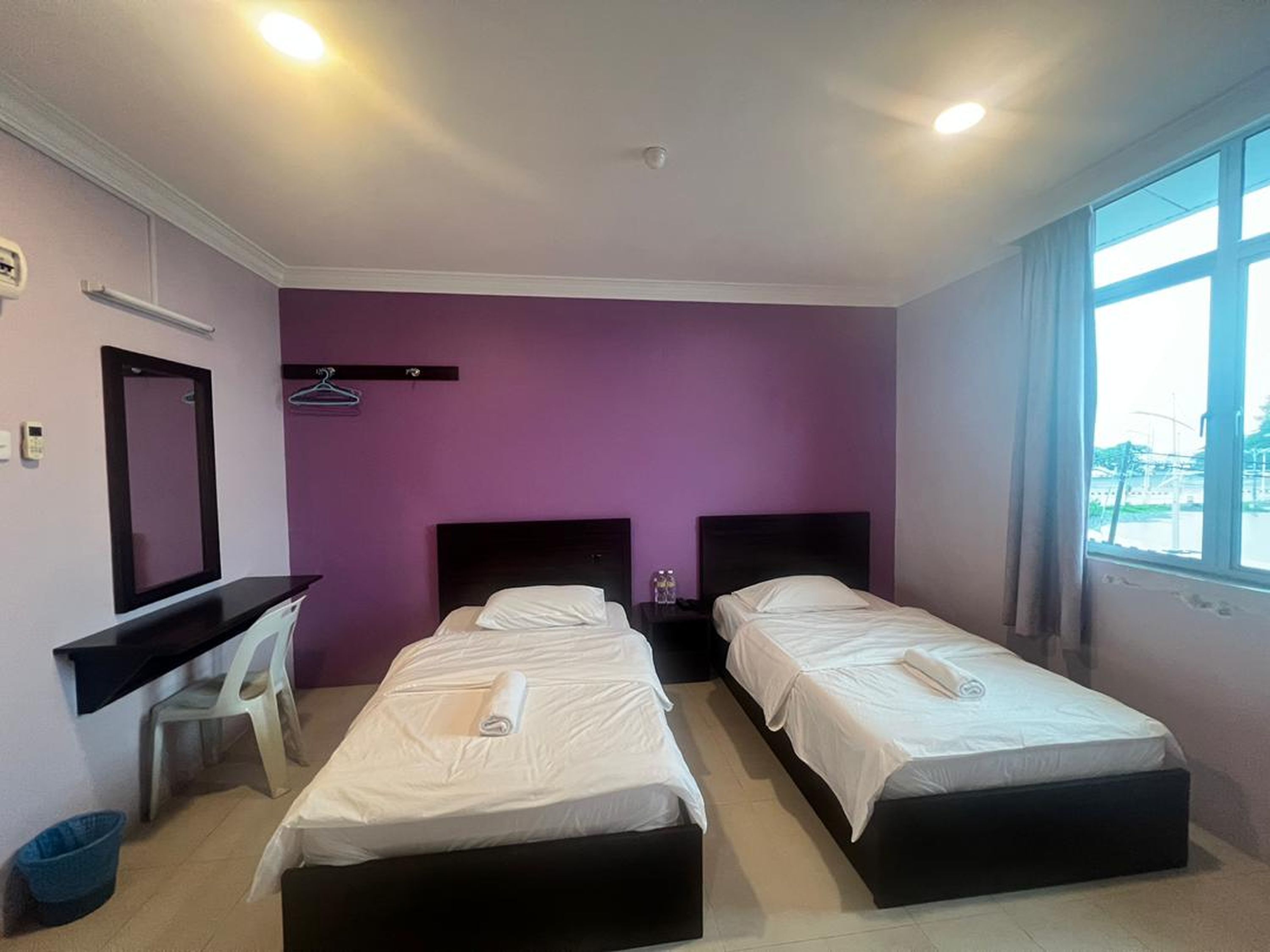 Desk, free WiFi, bed sheets