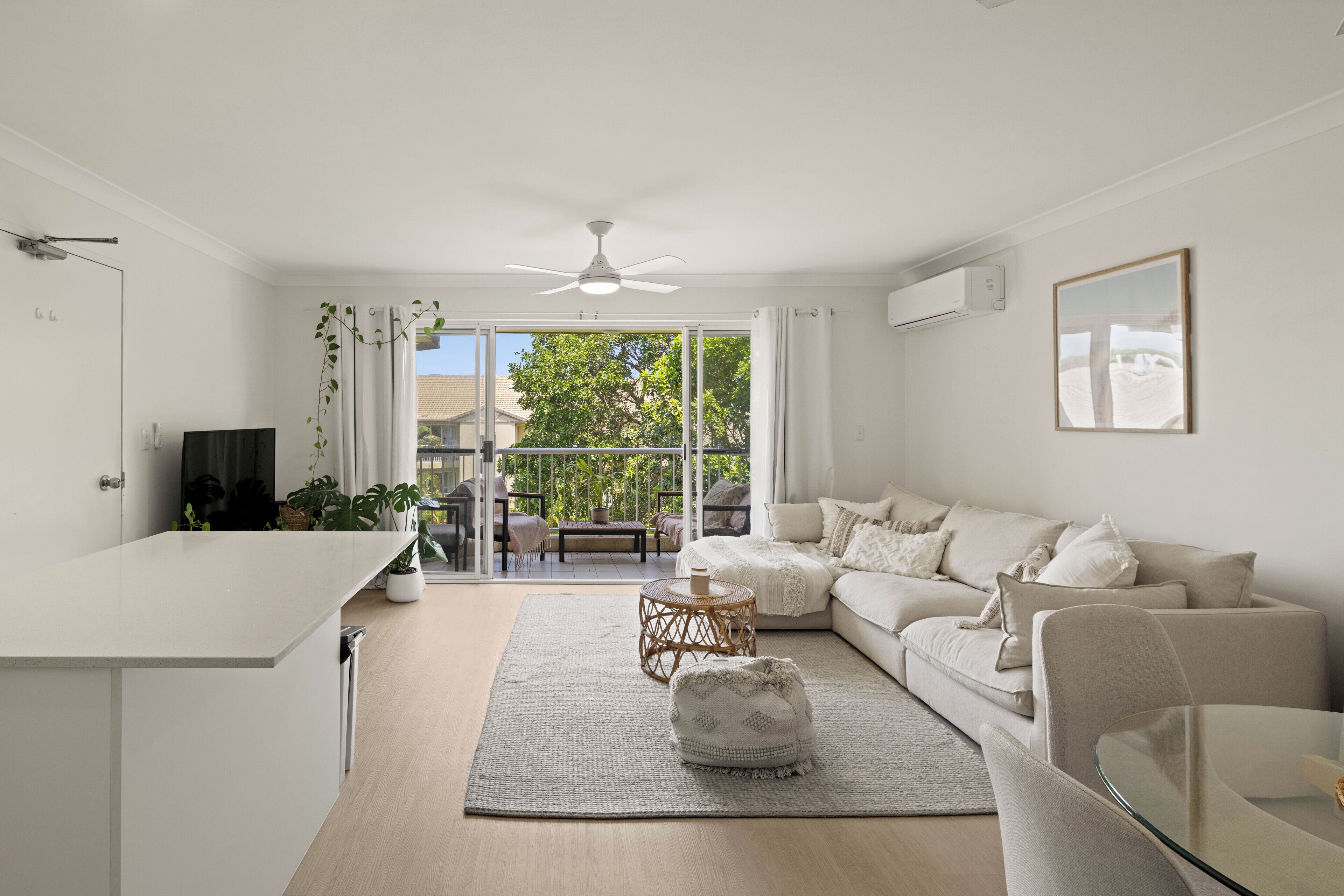 Apartment, 2 Bedrooms, Balcony | Living area