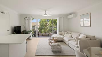 Apartment, 2 Bedrooms, Balcony | Living area