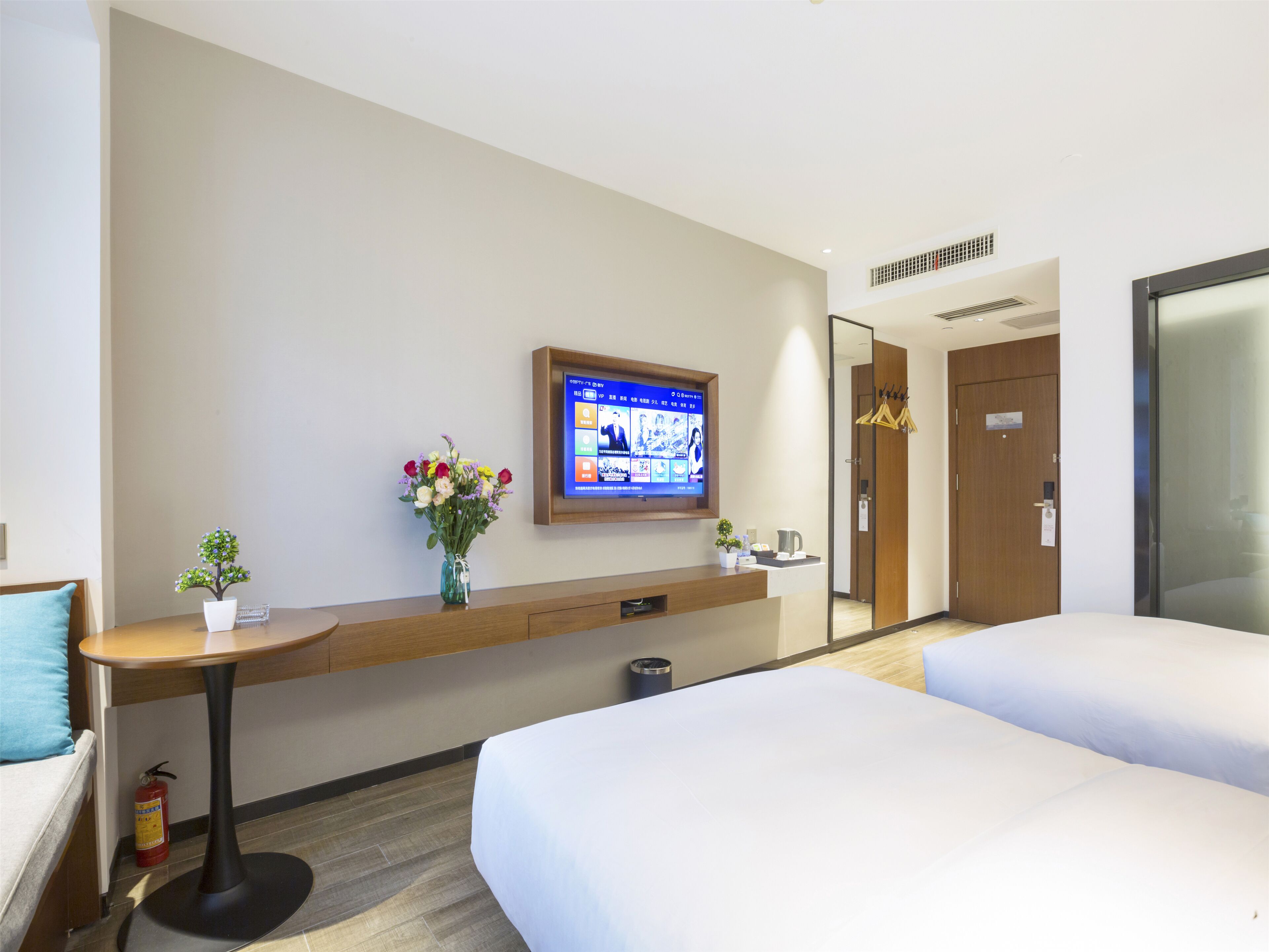 Superior Twin Room, Housekeeping, City View | Laptop workspace, free WiFi, bed sheets