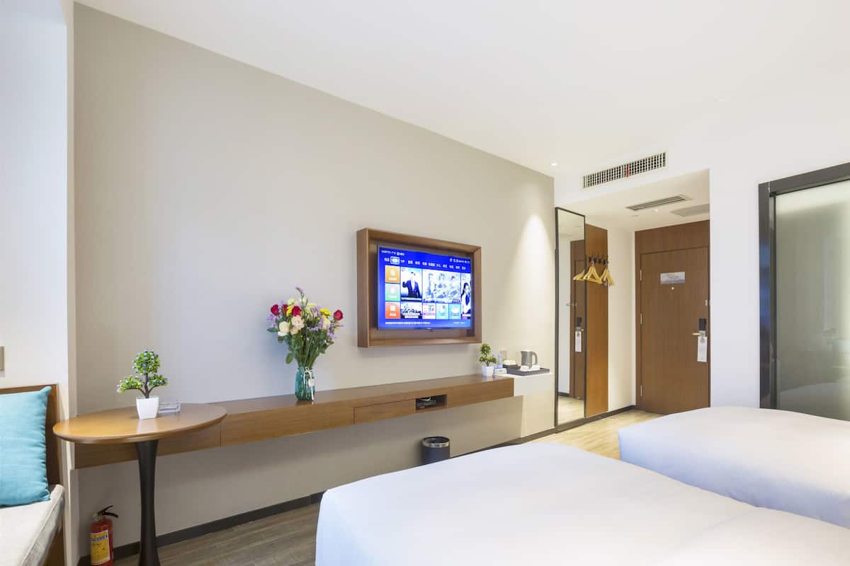 슈피리어 트윈룸, 하우스키핑, 시내 전망 | 노트북 작업 공간, 무료 WiFi