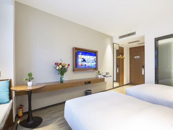 스탠다드 트윈룸, 하우스키핑, 시내 전망 | 노트북 작업 공간, 무료 WiFi