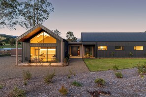 Exterior - Chris' II - Designer Masterpiece in Kangaroo Valley (Kangaroo Valley)