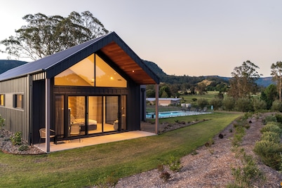 Chris' II - Designer Masterpiece in Kangaroo Valley