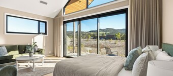 Chris' II - Designer Masterpiece in Kangaroo Valley