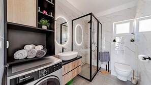 Shower, hair dryer, towels - Villa Antea by Villas Guide (Vela Luka)