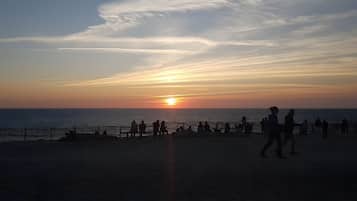 Una spiaggia nelle vicinanze