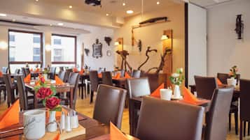 Desayuno continental (EUR 16.90 por persona)