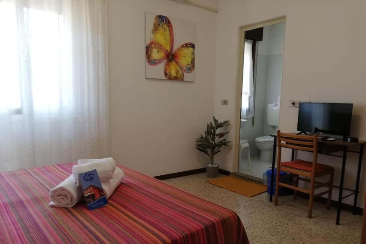 Classic Double or Twin Room, Balcony, City View | In-room safe, iron/ironing board, free WiFi