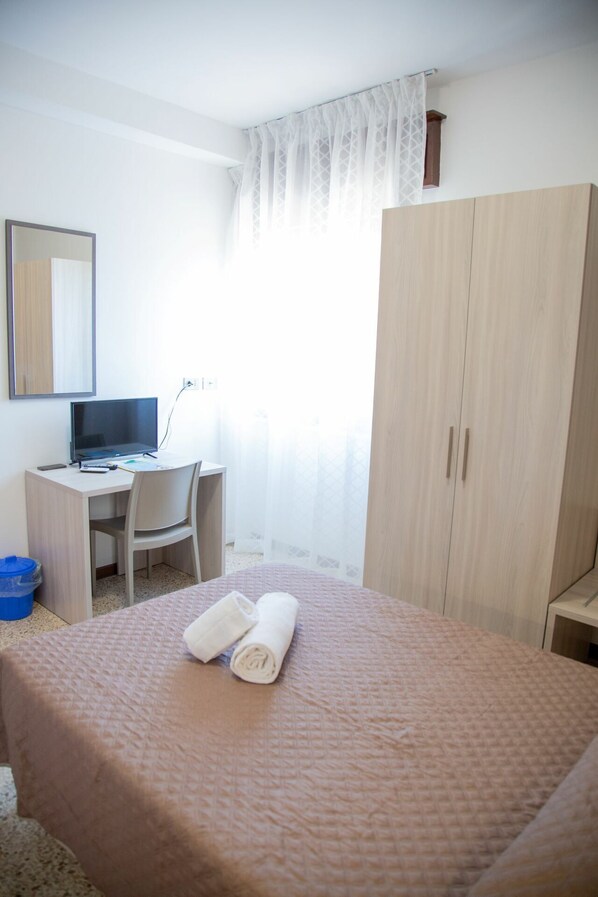 Basic Single Room | In-room safe, iron/ironing board, free WiFi - HOTEL LAURA (Ca' Ballarin)