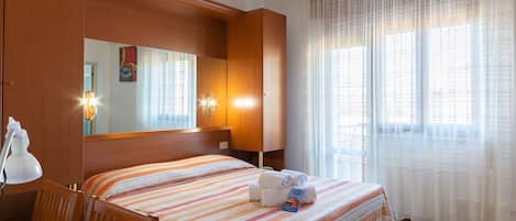 In-room safe, iron/ironing board, free WiFi