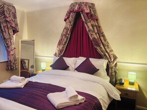 Suíte, para não fumantes | Ferros/t ábuas de passar roupa, Wi-Fi de cortesia