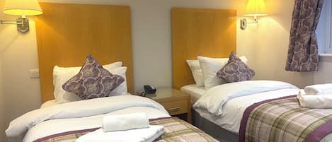 Dobbelt- eller tomannsrom | Strykejern/-brett og wi-fi (inkludert)