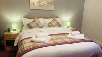 Classic Double Room, Non Smoking | Iron/ironing board, free WiFi