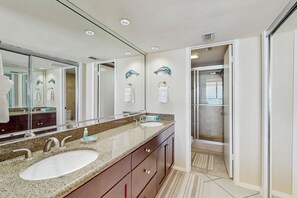 Hair dryer, towels - 10th-Floor 3BR w/ Balcony: Suntide III - Unit 1006 (South Padre Island)