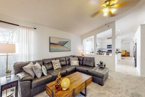 TV - Families w/ Pets! Home Near Orlando Theme Parks (Casselberry)