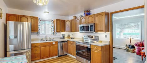 Refrigerador, microondas, parrilla de estufa y lavavajillas