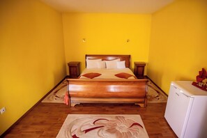 Double Room | Laptop workspace, iron/ironing board, free WiFi