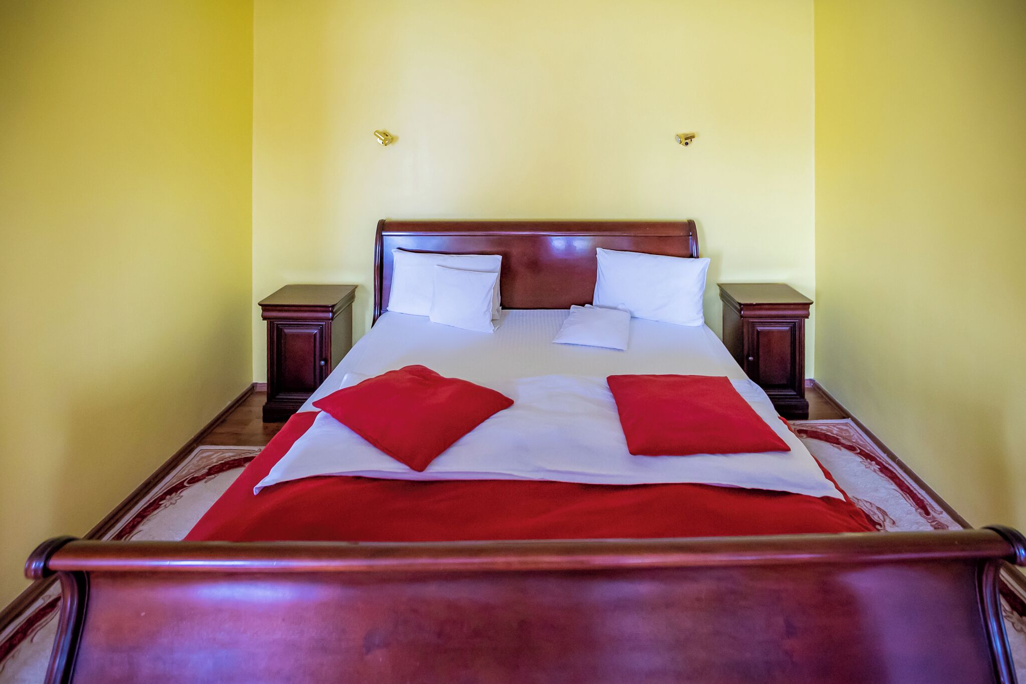 Suite clàssica | Espai de treball apte per a portàtils i planxa i posts de planxar 