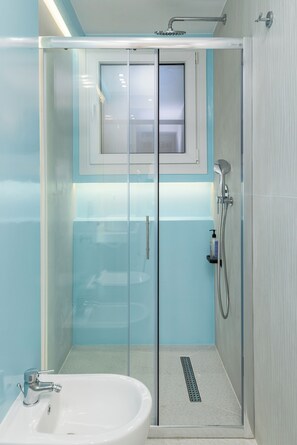 Superior Studio, Balcony, City View | Bathroom - Lemon pie by halu (Thessaloniki)