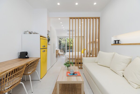 Superior Studio, Balcony, City View | Living area - Lemon pie by halu (Thessaloniki)