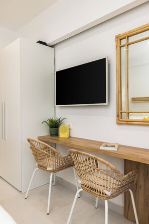 Interior - Lemon pie by halu (Thessaloniki)